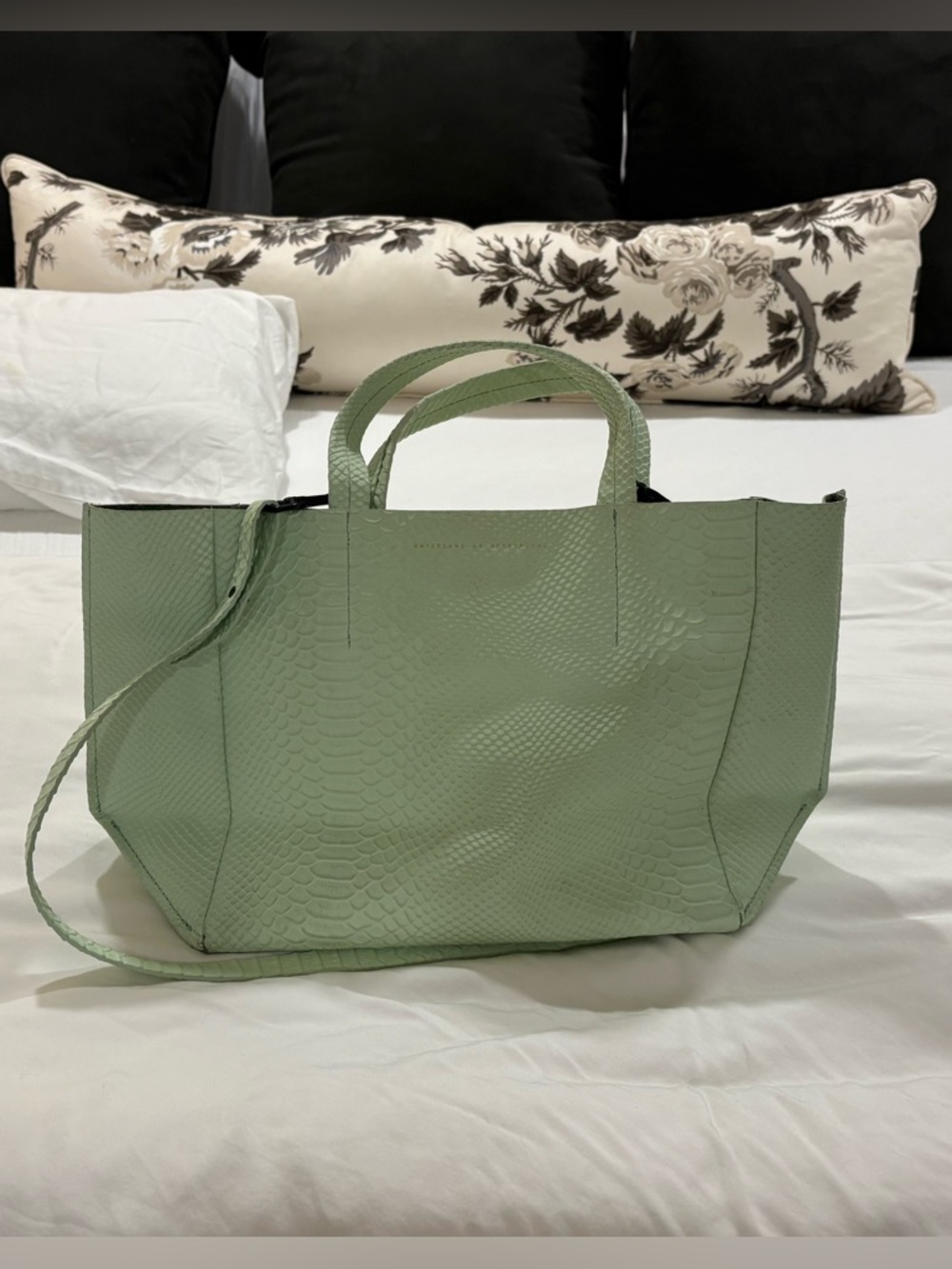 AMPERSAND AS APOSTROPHE
 Mint Green Tote Bag
